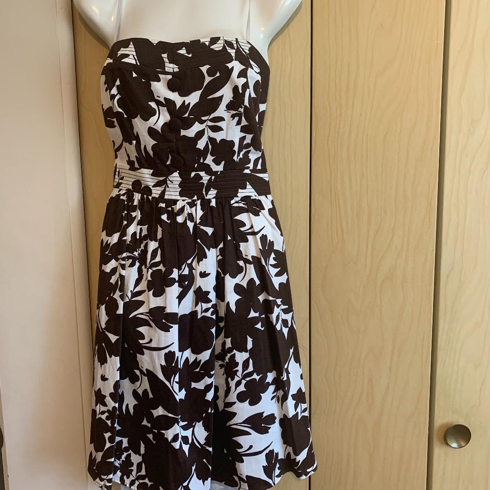 B. Smart Brown and White Strapless Floral Print Summer Tie-back Dress